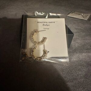 Flower hoop earrings